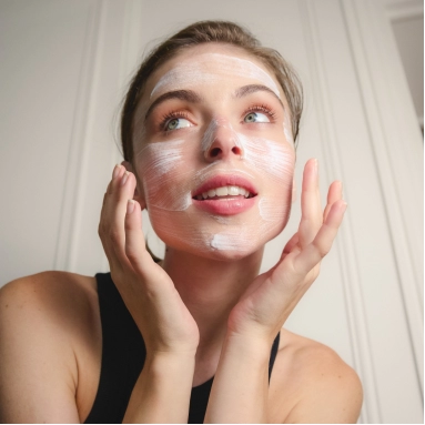 Laboratoires EMBRYOLISSE Многофункциональный увлажняющий крем-молочко с растительным ретинолом, 75 мл