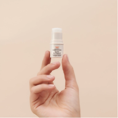 Laboratoires EMBRYOLISSE Охлаждающий гель-стик для области вокруг глаз с мгновенным освежающим эффектом, 4,5 г